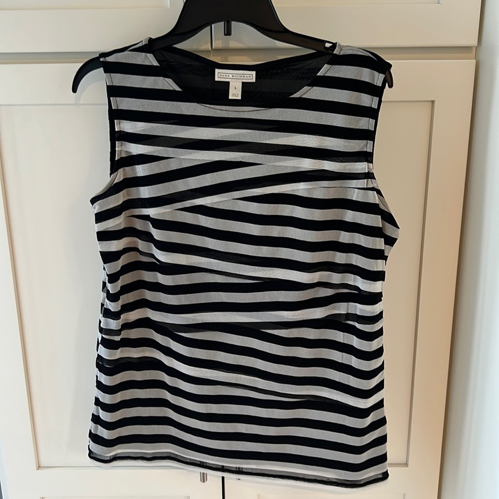 NWOT blk and grey striped tiered top L by Dana Buchanan,